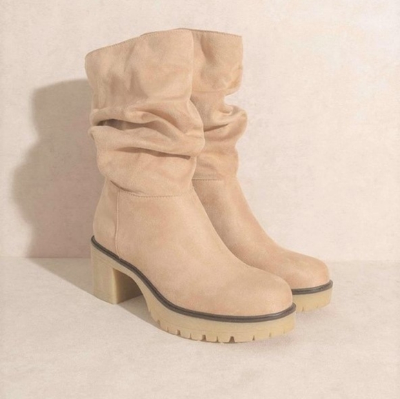 NOVA - Picture 4 of 4